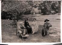 Mel-Bonis-a-Sarcelles-avec-trois-amies-annees-1920.jpg